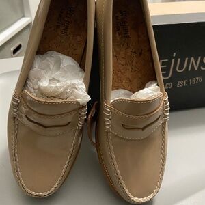 GH Bass Weejuns Penny Loafers Beige Leather Women’s Size 6M